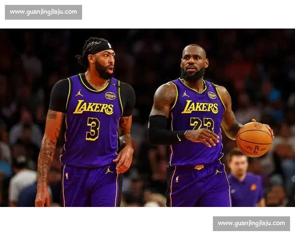 詹姆斯对决阿德巴约掀起内线博弈引爆季后赛焦点之战联盟巅峰之夜 詹姆斯对决阿德巴约掀起内线博弈引爆季后赛焦点之战联盟巅峰之夜